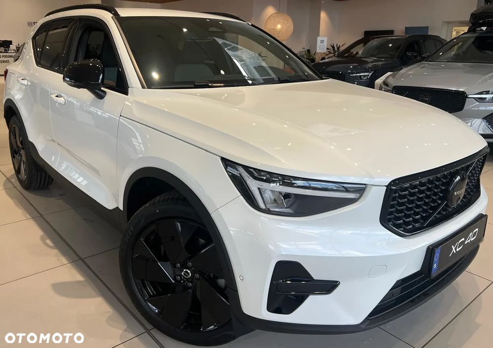Volvo XC 40 B4 AWD Ultimate Dark - 2