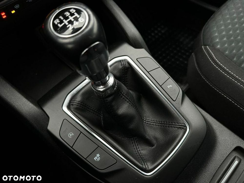 Ford Kuga - 28