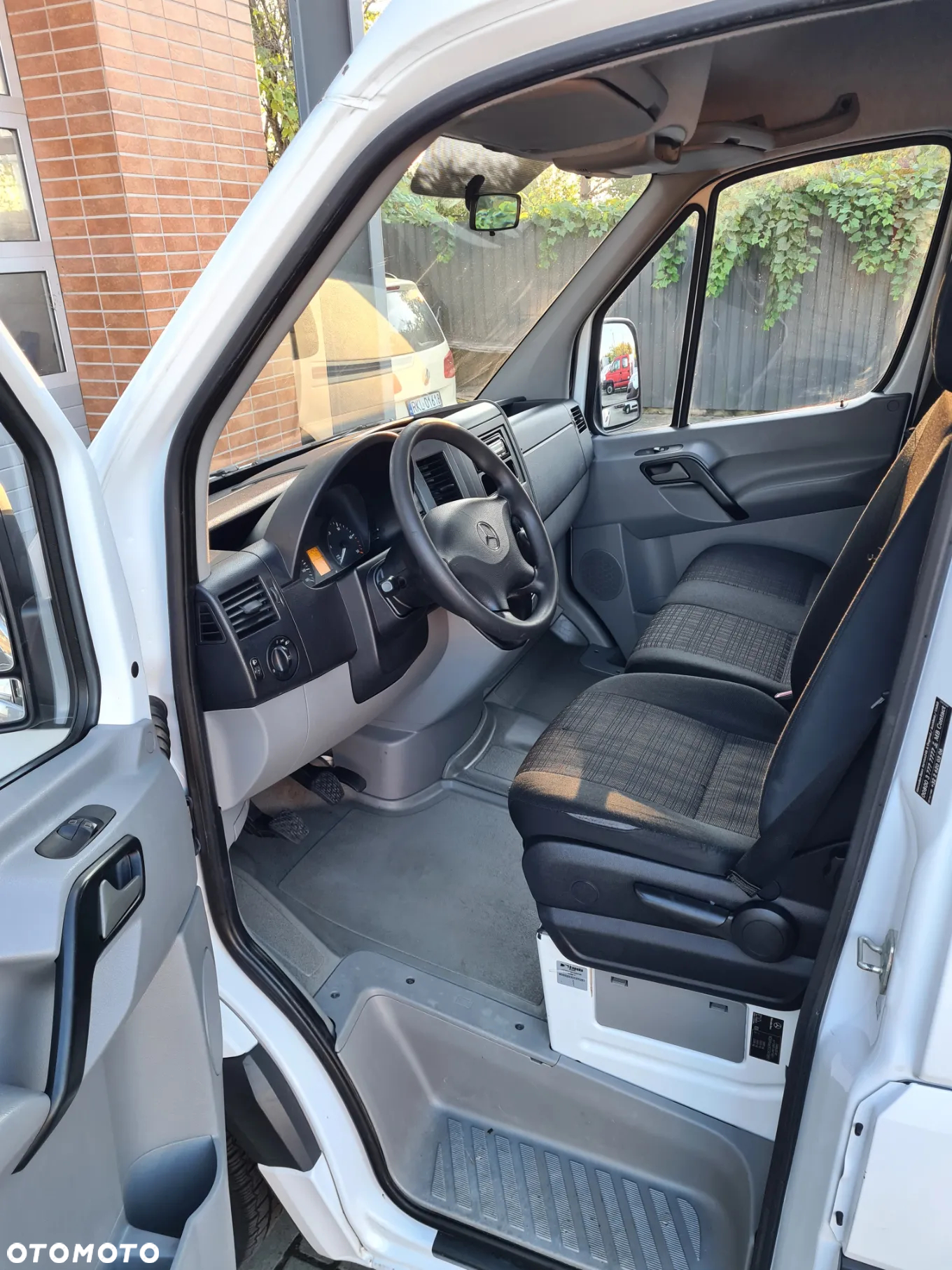 Mercedes-Benz Sprinter - 12