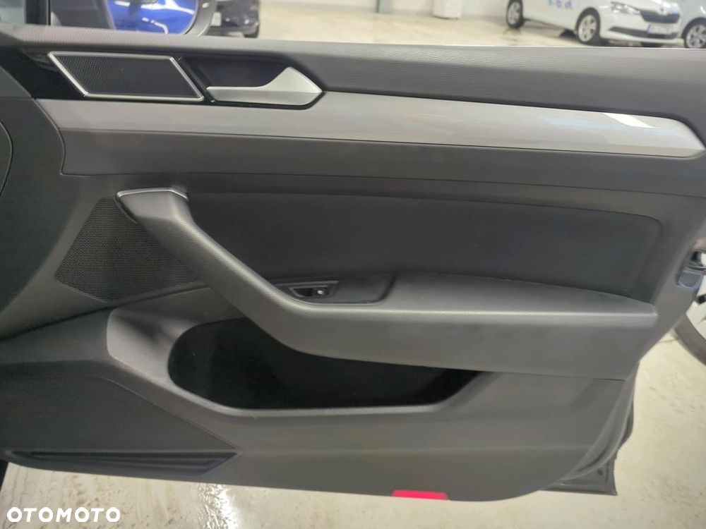 Volkswagen Passat Variant 1.5 TSI EVO Business DSG - 19