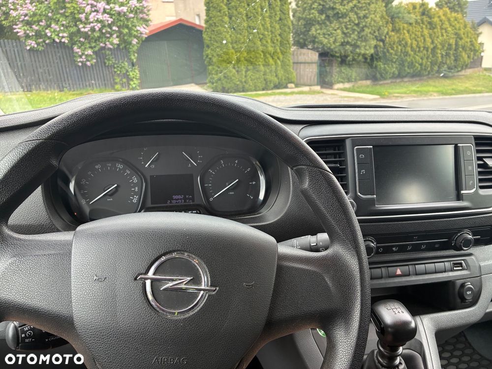 Opel Vivaro - 11