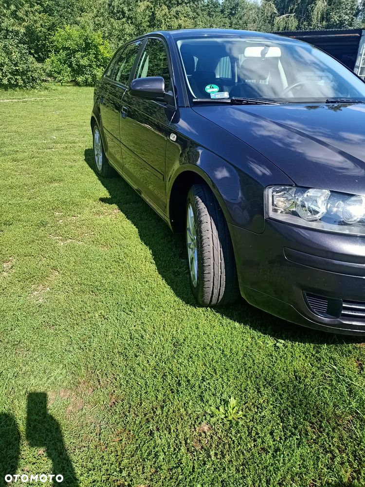Audi A3 Sportback - 1