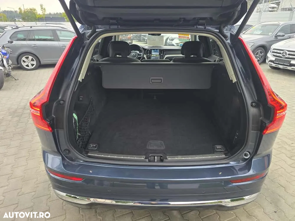 Volvo XC 60 T6 AWD Recharge Geartronic Inscription - 9
