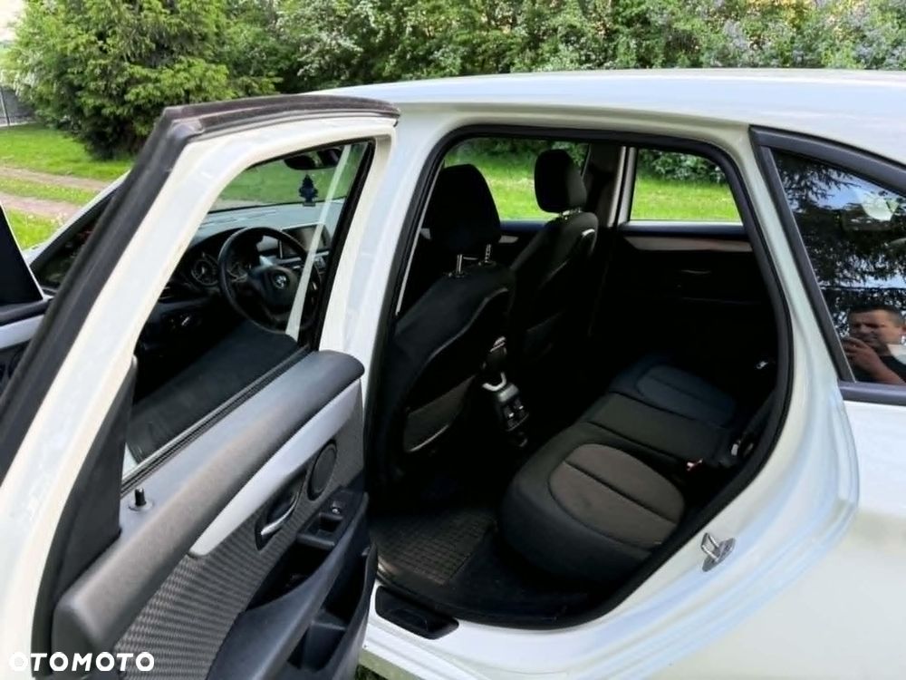 BMW Seria 2 214d - 14