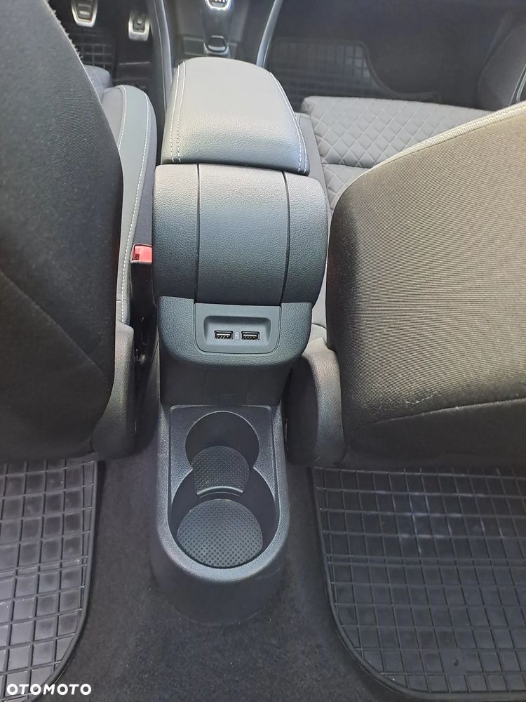 Skoda RAPID 1.0 TSI Style - 18