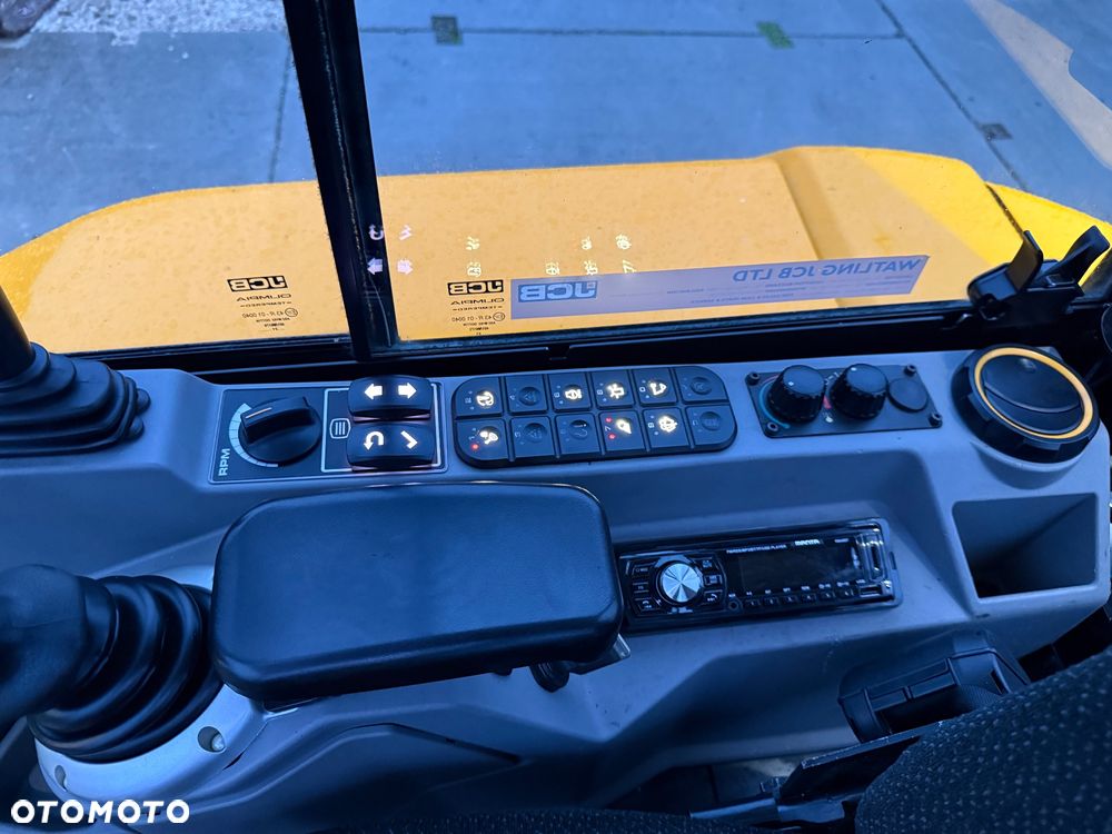 JCB 35Z-1 - 15