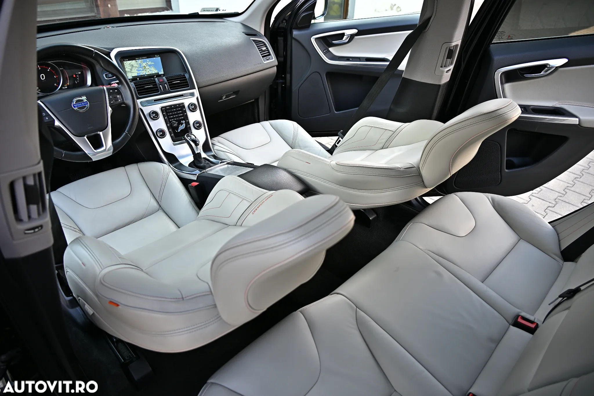Volvo XC 60 D4 AWD Geartronic Ocean Race - 9