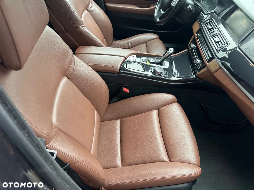 BMW Seria 5 520d - 23