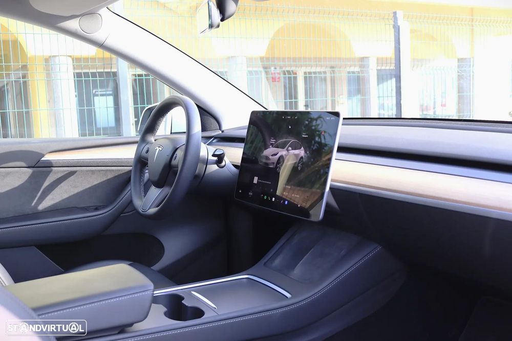 Tesla Model Y Standard - 21