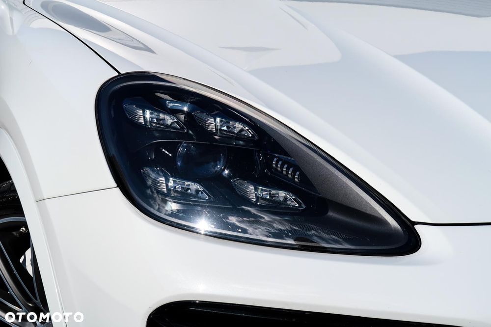 Porsche Cayenne Coupe Turbo - 8