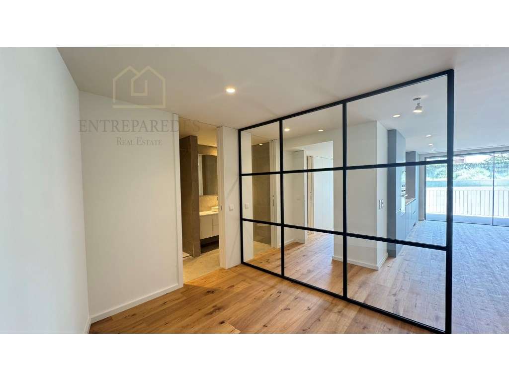 Apartamento T1+1 NOVO | Terraço amplo | A 300 m da praia | Garagem ... - Grande imagem: 3/42