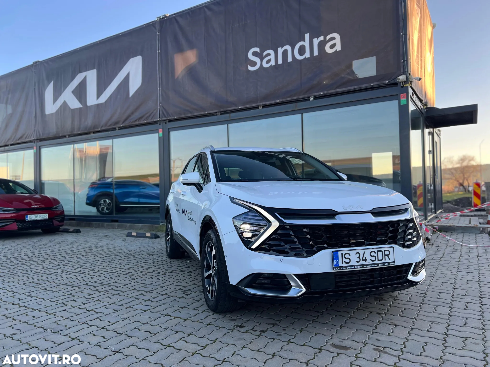Kia Sportage 1.6 T-GDI HEV 6AT 4x2 Business Line - 4