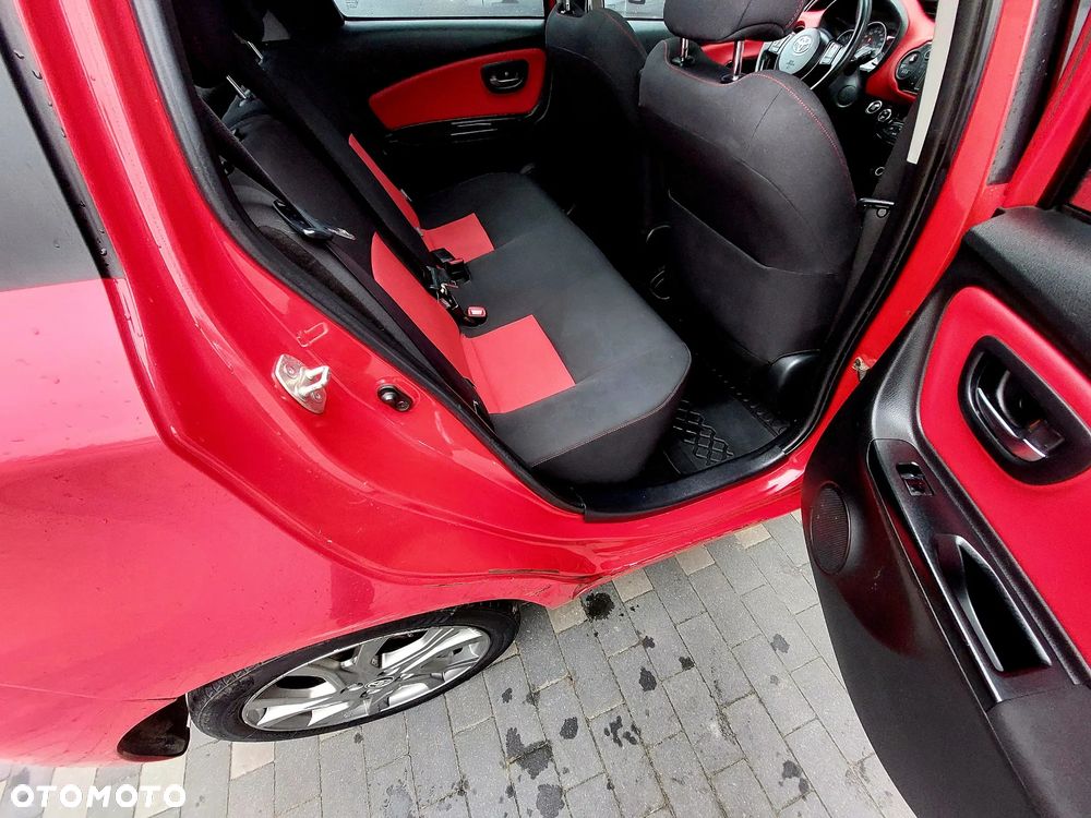 Toyota Yaris 1.33 Premium - 8