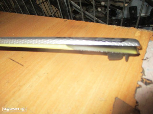 Grelha Friso Gre2954 BMW SERIE 1 E87 FASE 2 2009 2.0D 116 115CV 5P PRETO DESCOLADO - 3