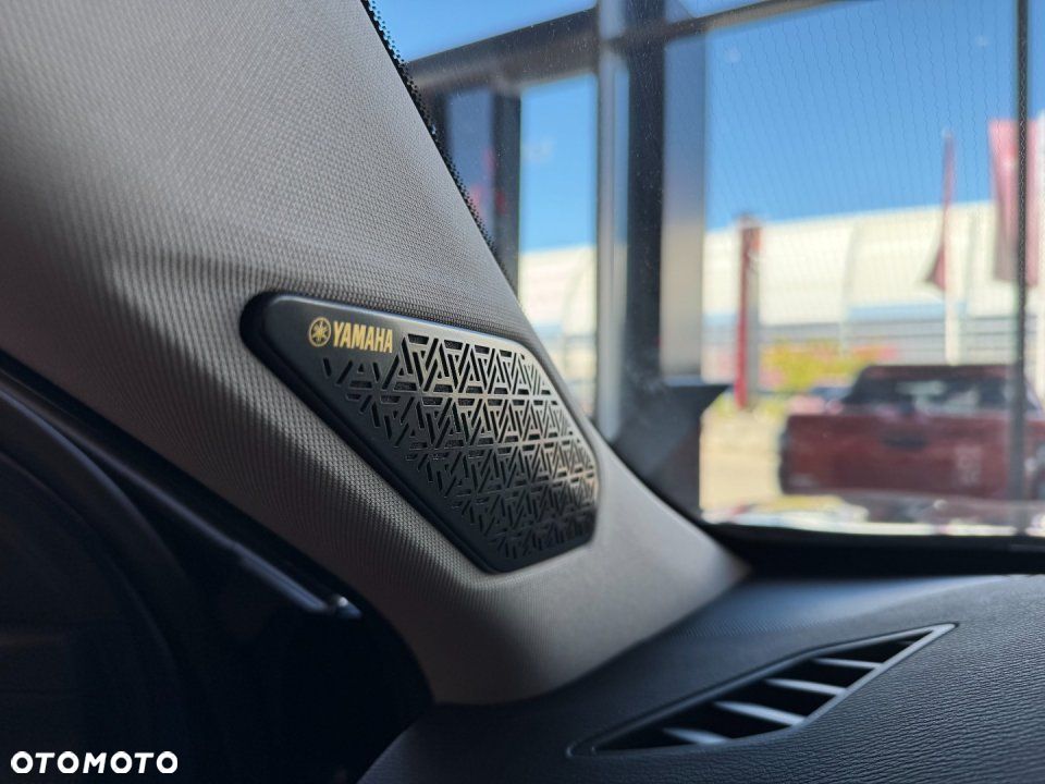 Mitsubishi Outlander - 11