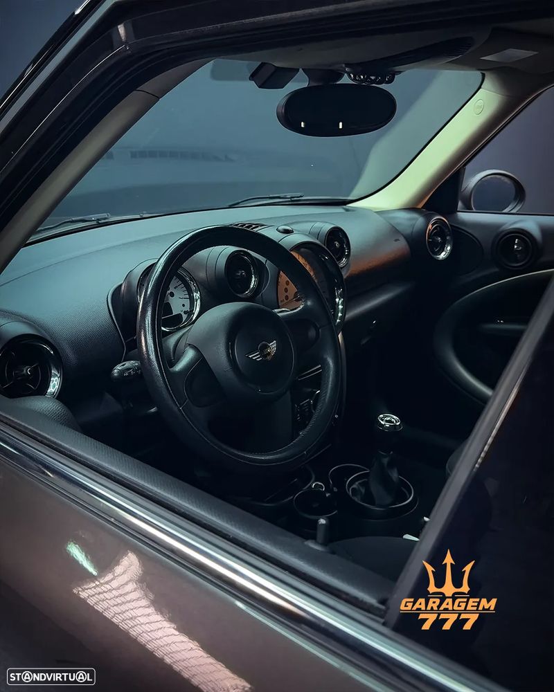 MINI Countryman Cooper D - 25