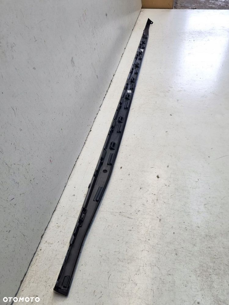 VW Golf 8 VIII 5H0 R R-LINE Próg nakładka listwa progowa PRAWA - 4