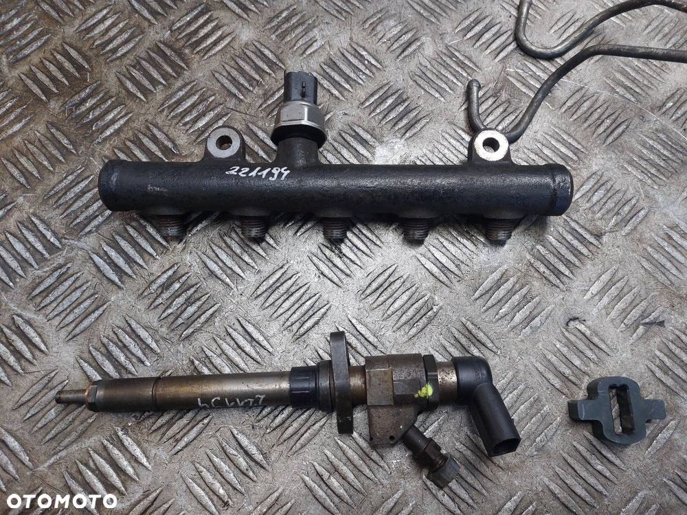 POMPA WTRYSKOWA + WTRYSKIWACZ KOMPLET DO REGENERACJI VOLVO V50 I 2.0 D - 4