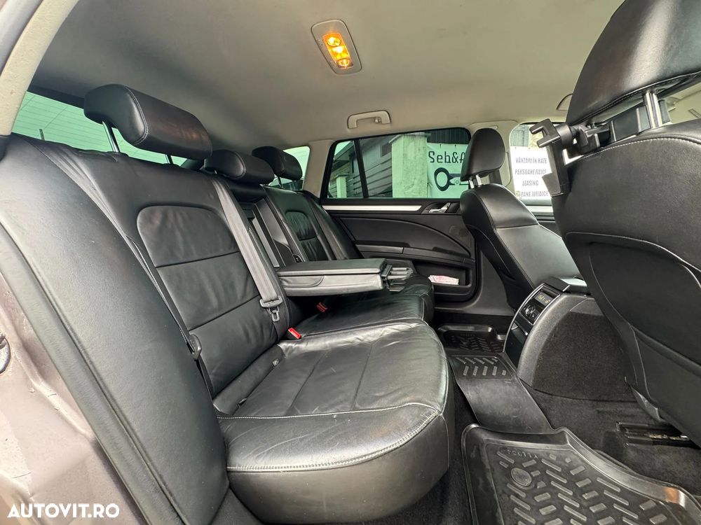 Skoda Superb 2.0 TDI DSG L&K - 18