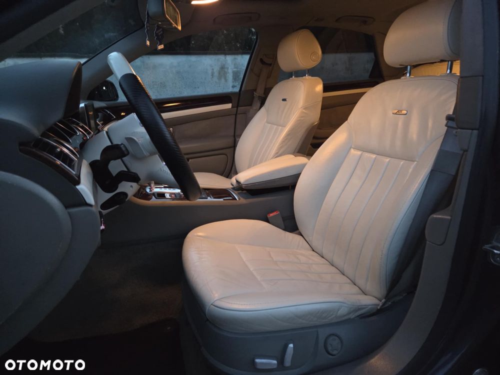 Audi A8 4.2 Quattro - 26