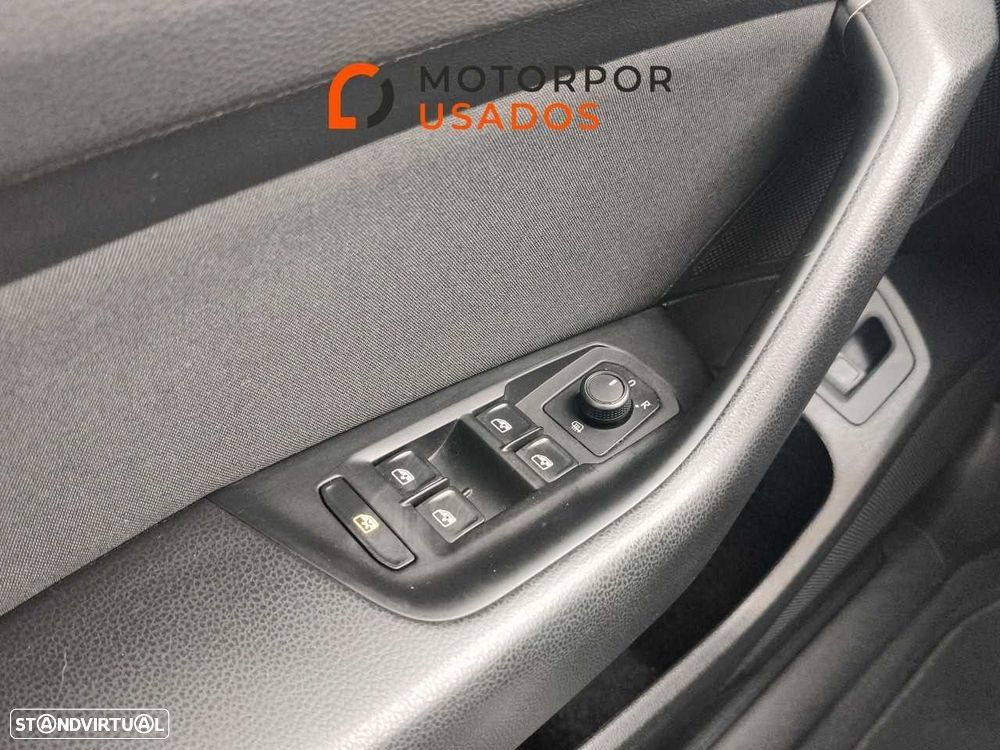 VW Passat Variant 2.0 TDI Confortline DSG - 18