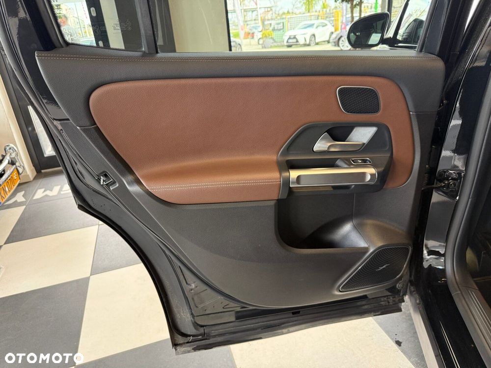 Mercedes-Benz GLB - 12