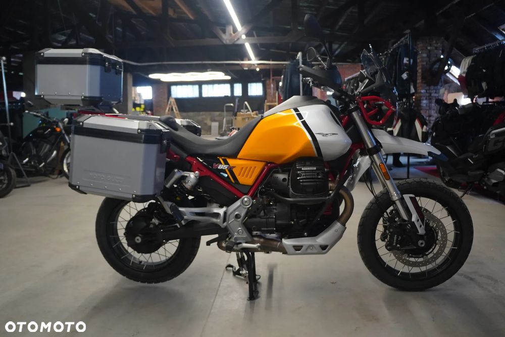 Moto Guzzi V85 - 8