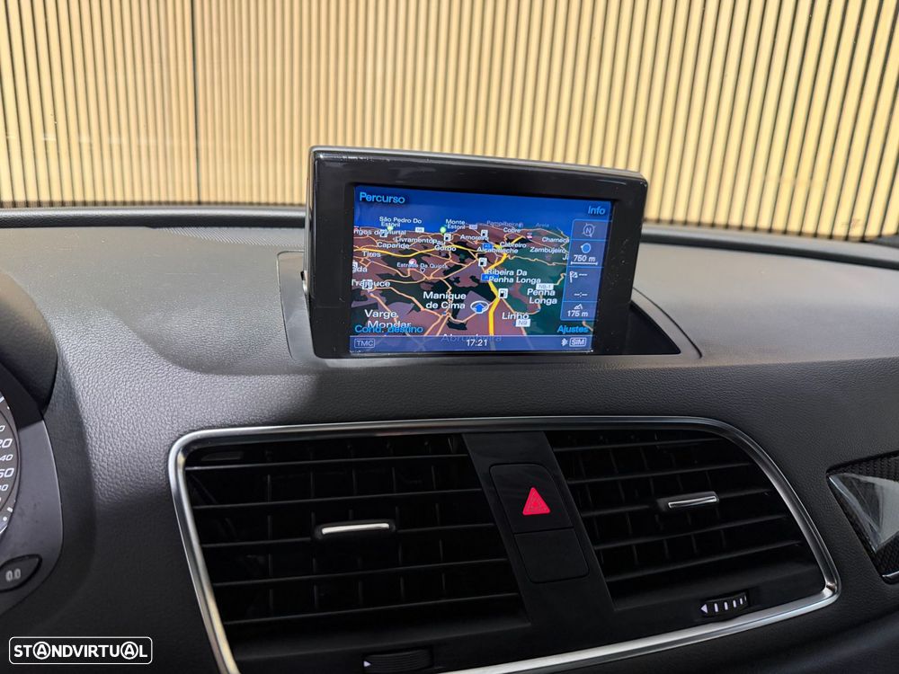 Audi RS Q3 2.5 TFSI quattro S tronic - 11