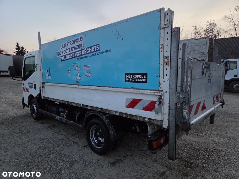 Renault Maxity Cabstar - 27