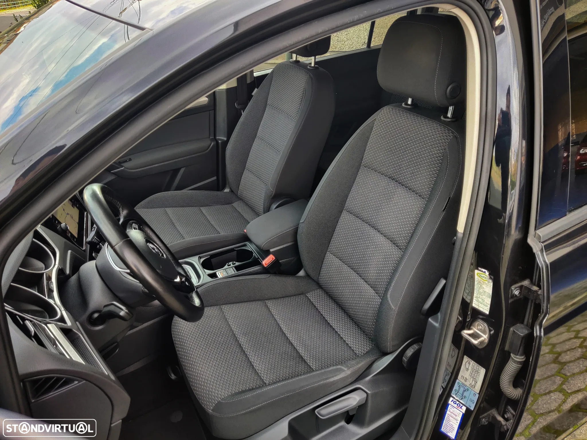 VW Touran 1.6 TDI Confortline DSG - 24