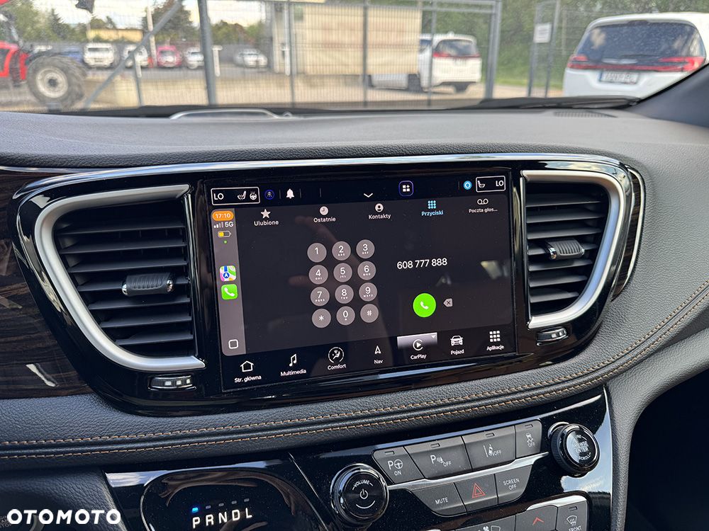 Chrysler Pacifica - 35