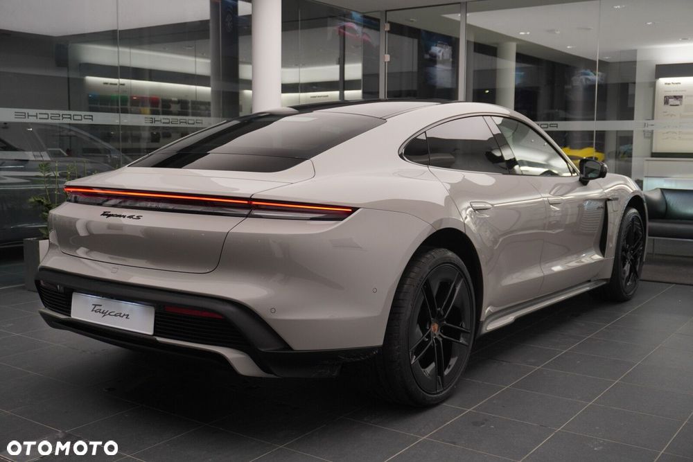 Porsche Taycan 105kWh 4S Performance Plus - 13