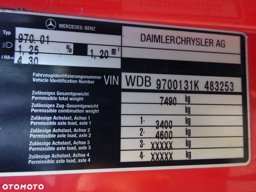 Mercedes-Benz - 16