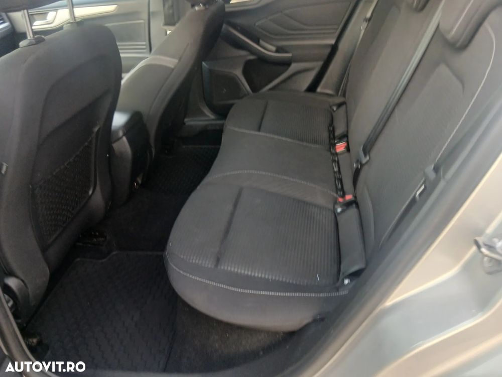 Ford Focus - 11