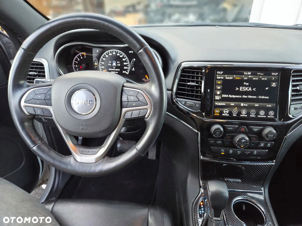 Jeep Grand Cherokee - 12