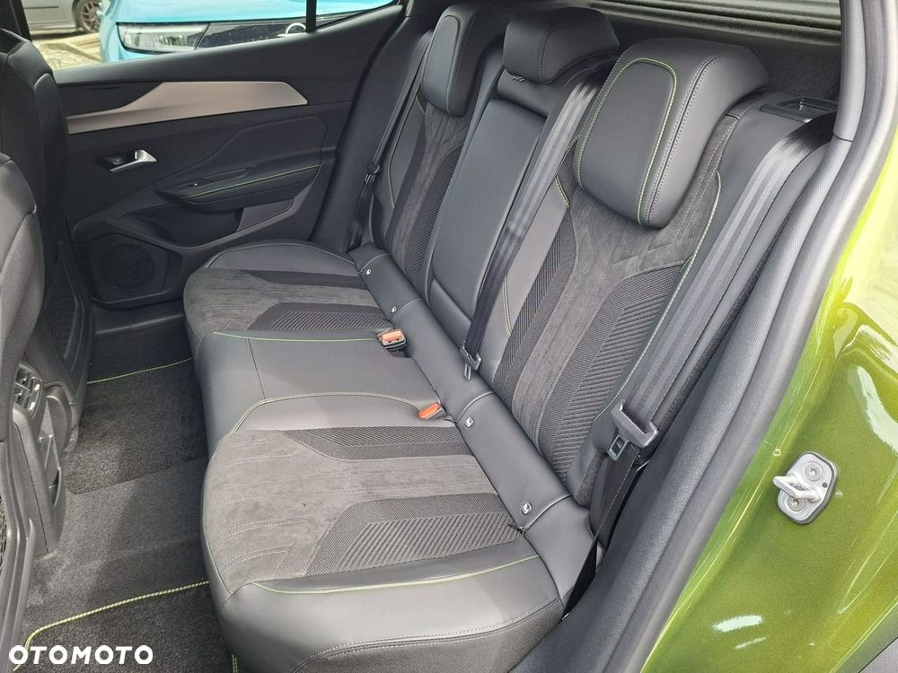Peugeot 408 HYBRID 145 e-DSC6 GT - 38