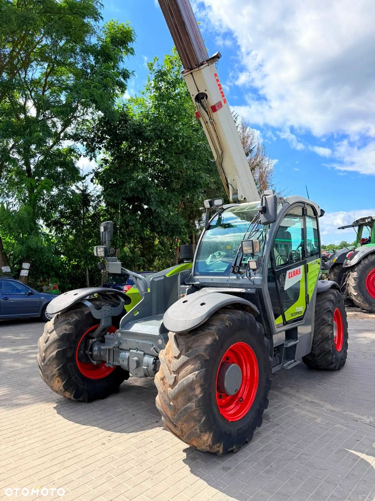 Claas Scorpion 7055 Varipower - 13