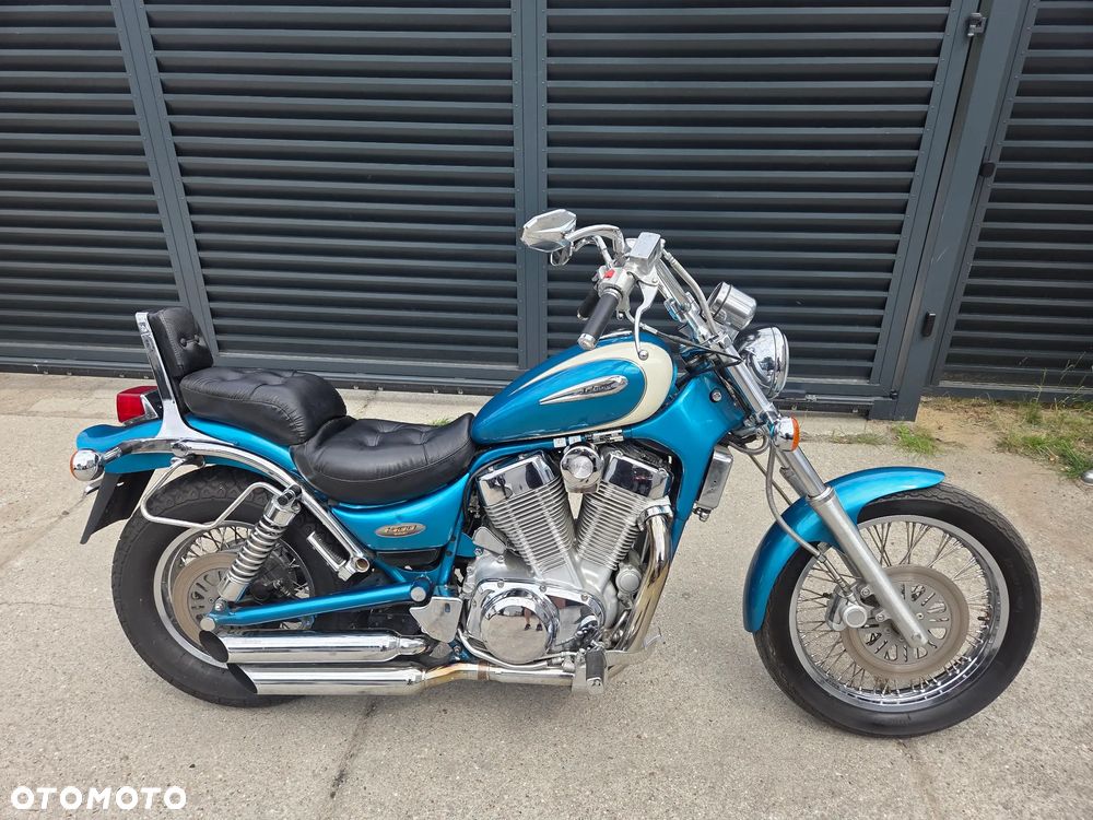 Suzuki Intruder - 3
