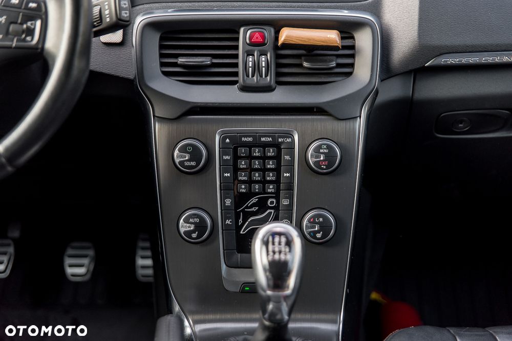 Volvo V40 Cross Country D3 - 25