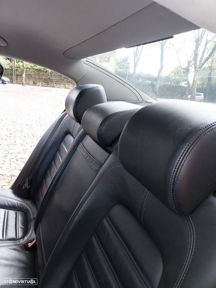 VW Passat 2.0 TDI Confortline - 19