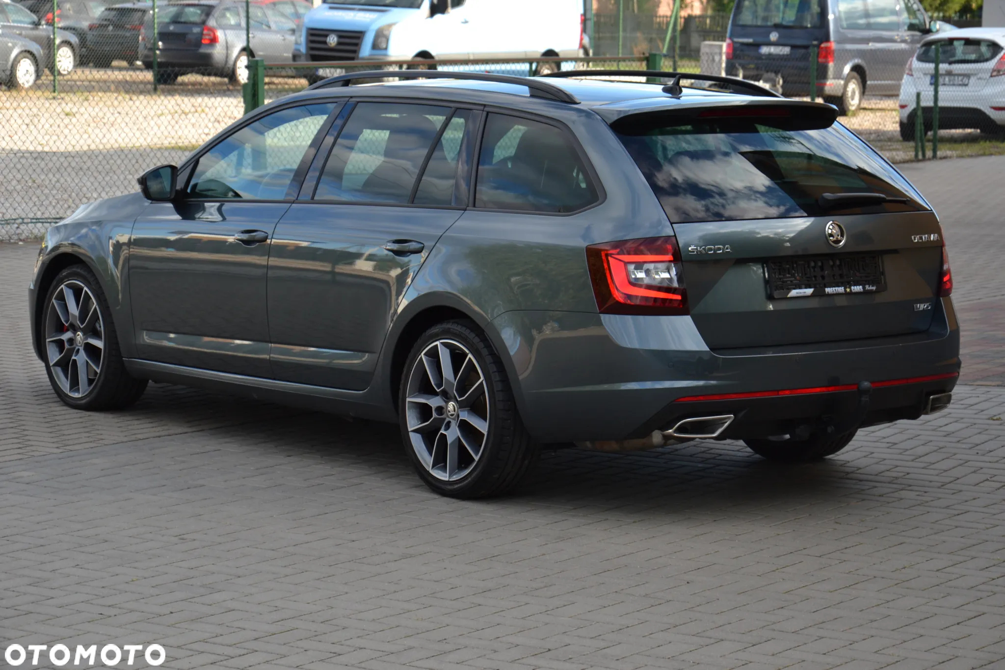 Skoda Octavia Combi 2.0 TSI DSG RS - 15