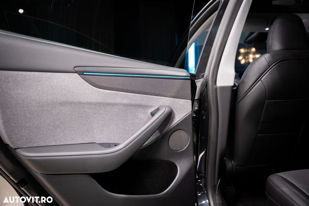 Tesla Model Y Long Range RWD - 28