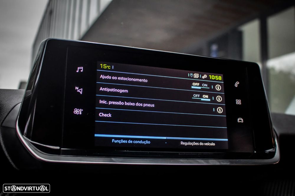 Peugeot e-2008 Allure - 44