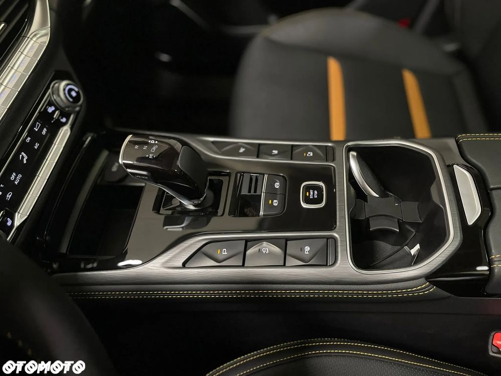 Bestune T77 1.5T Business DCT - 21