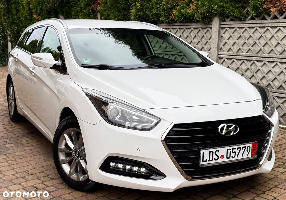 Hyundai i40 Kombi blue 1.6 Trend - 2