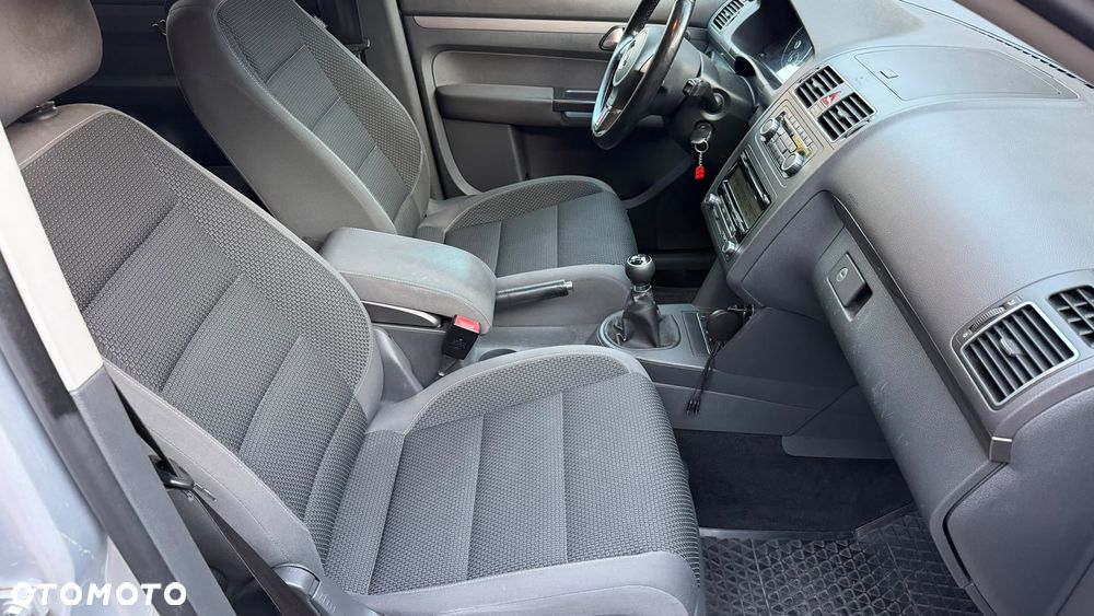 Volkswagen Touran 1.6 TDI DPF Trendline - 11