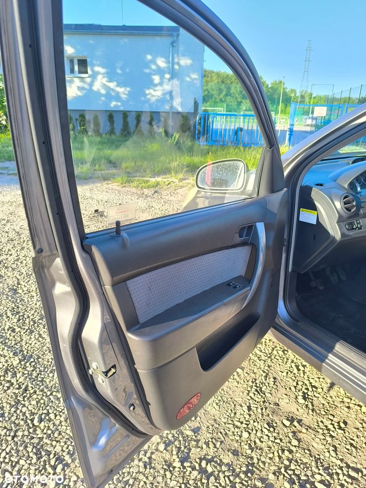 Chevrolet Aveo - 10