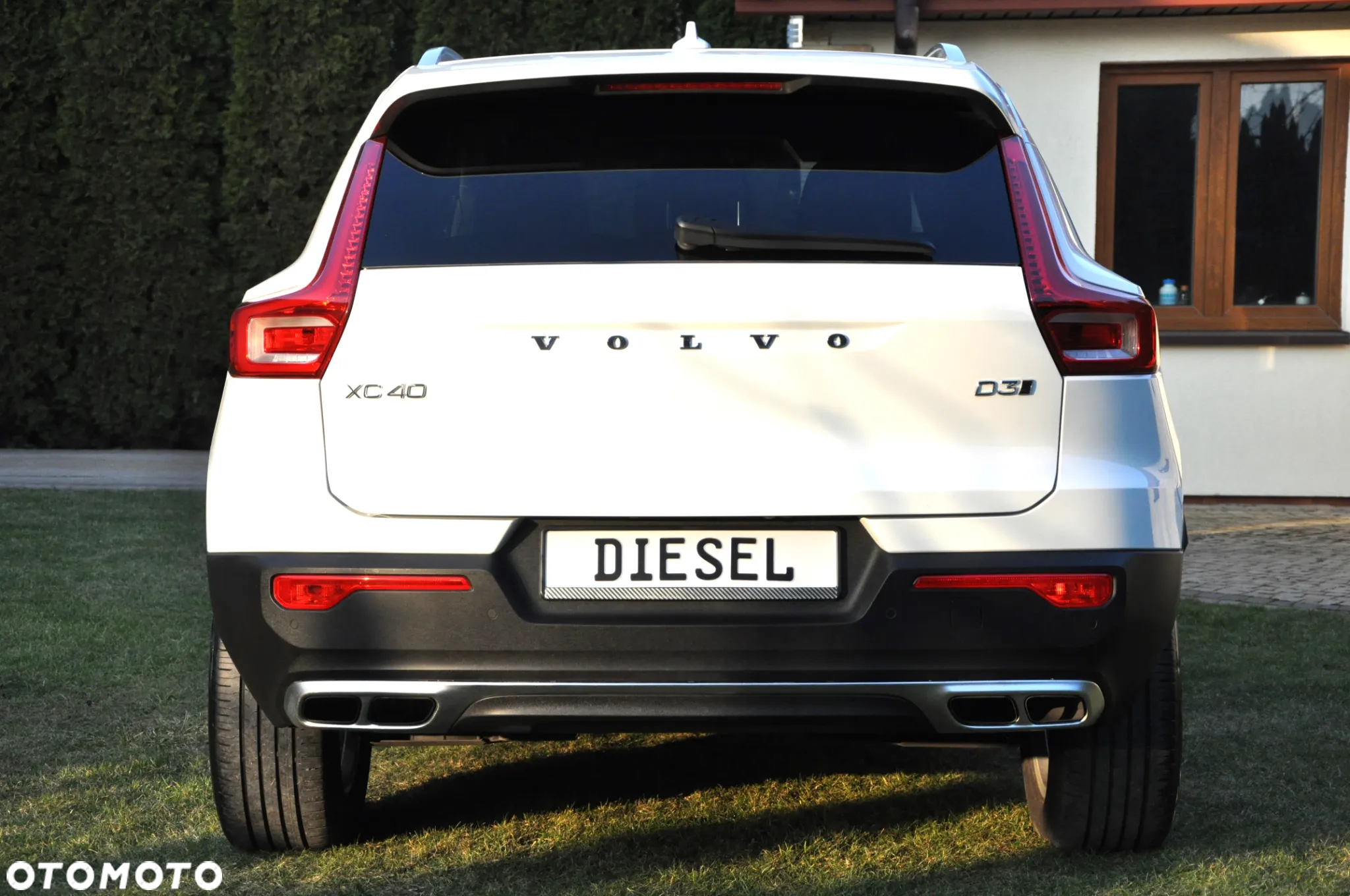 Volvo XC 40 D3 AWD Momentum Pro - 4