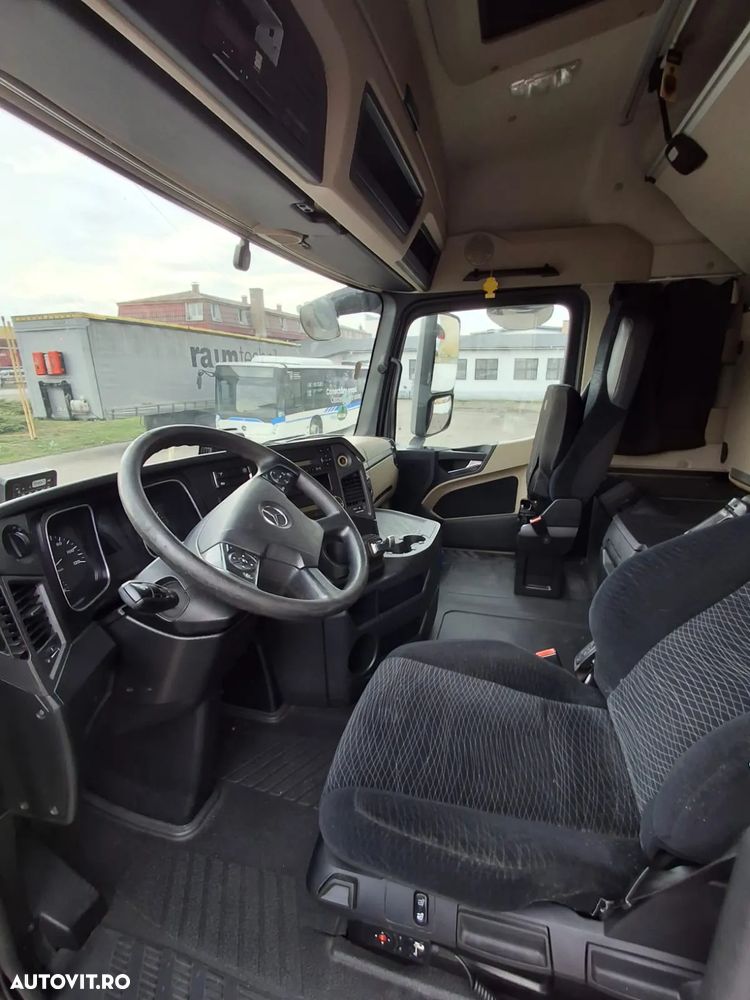 Mercedes-Benz ACTROS MP4 - 6