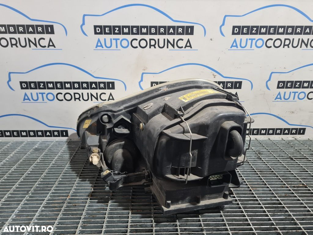 Far Dreapta Porsche Cayenne 2002 - 2006 SUV 4 Usi (935) Xenon - 2